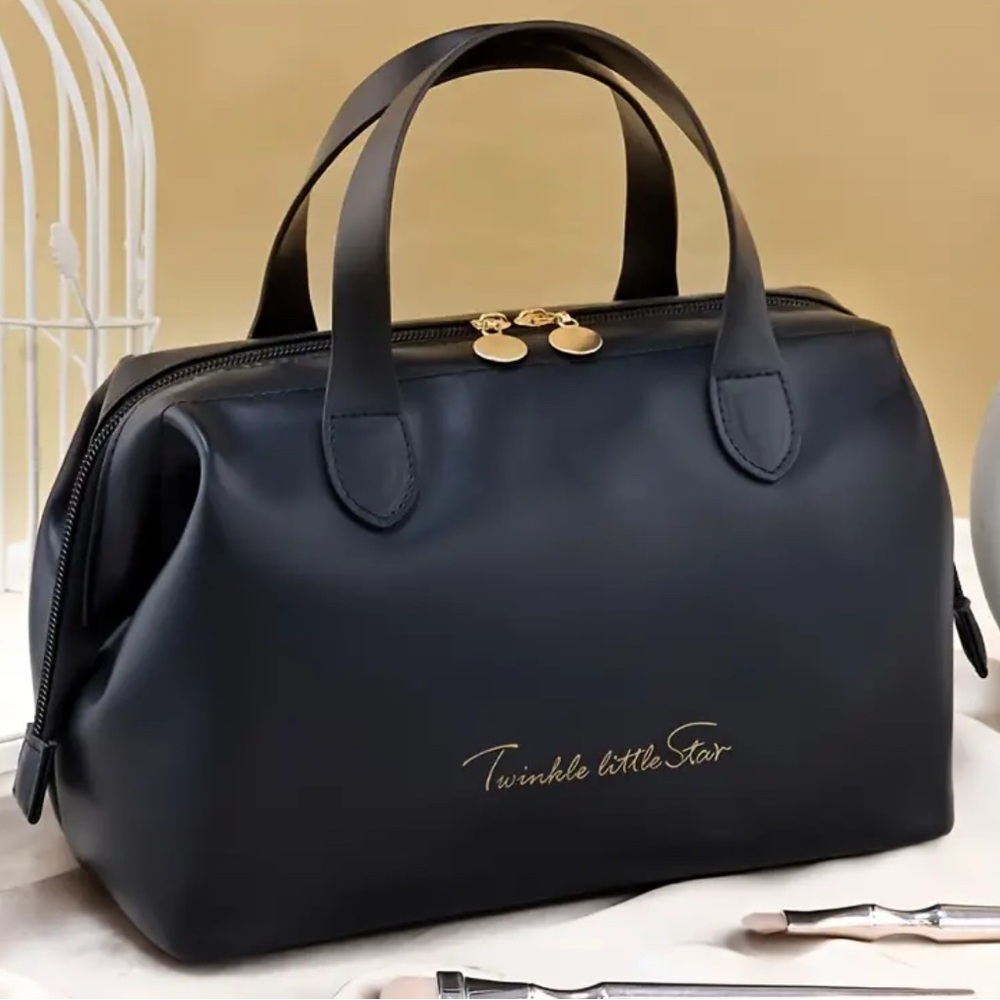 🆕 Sleek Black “Twinkle Little Star”Cosmetic Bag w/ Textured Gold Clasp..